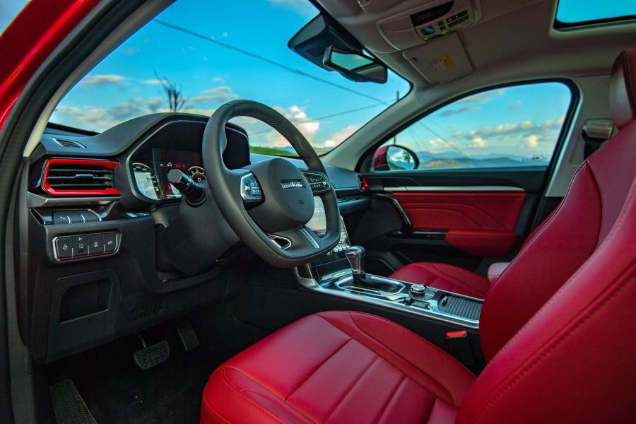 Интерьер Haval F5 2018 года  (фото 9 из 12)